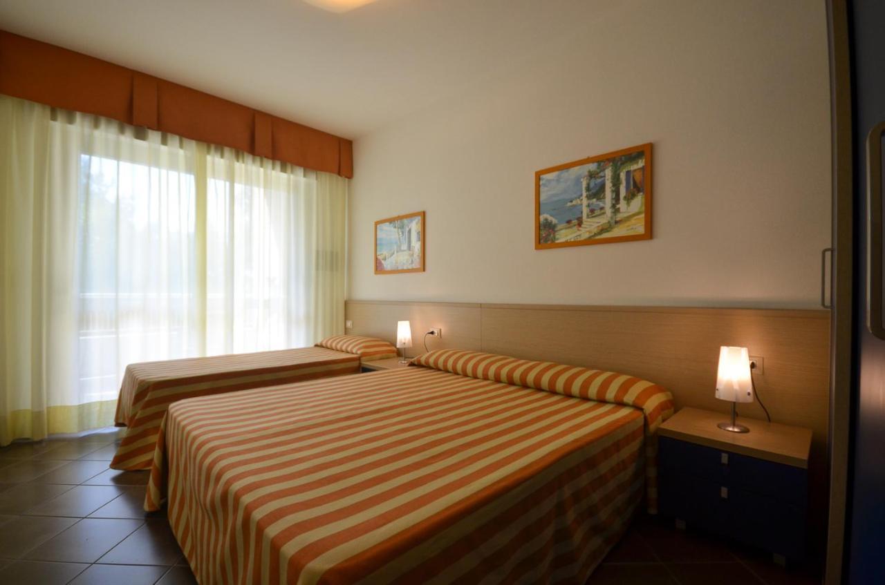 Residenza Al Parco Aparthotel Bibione Bagian luar foto