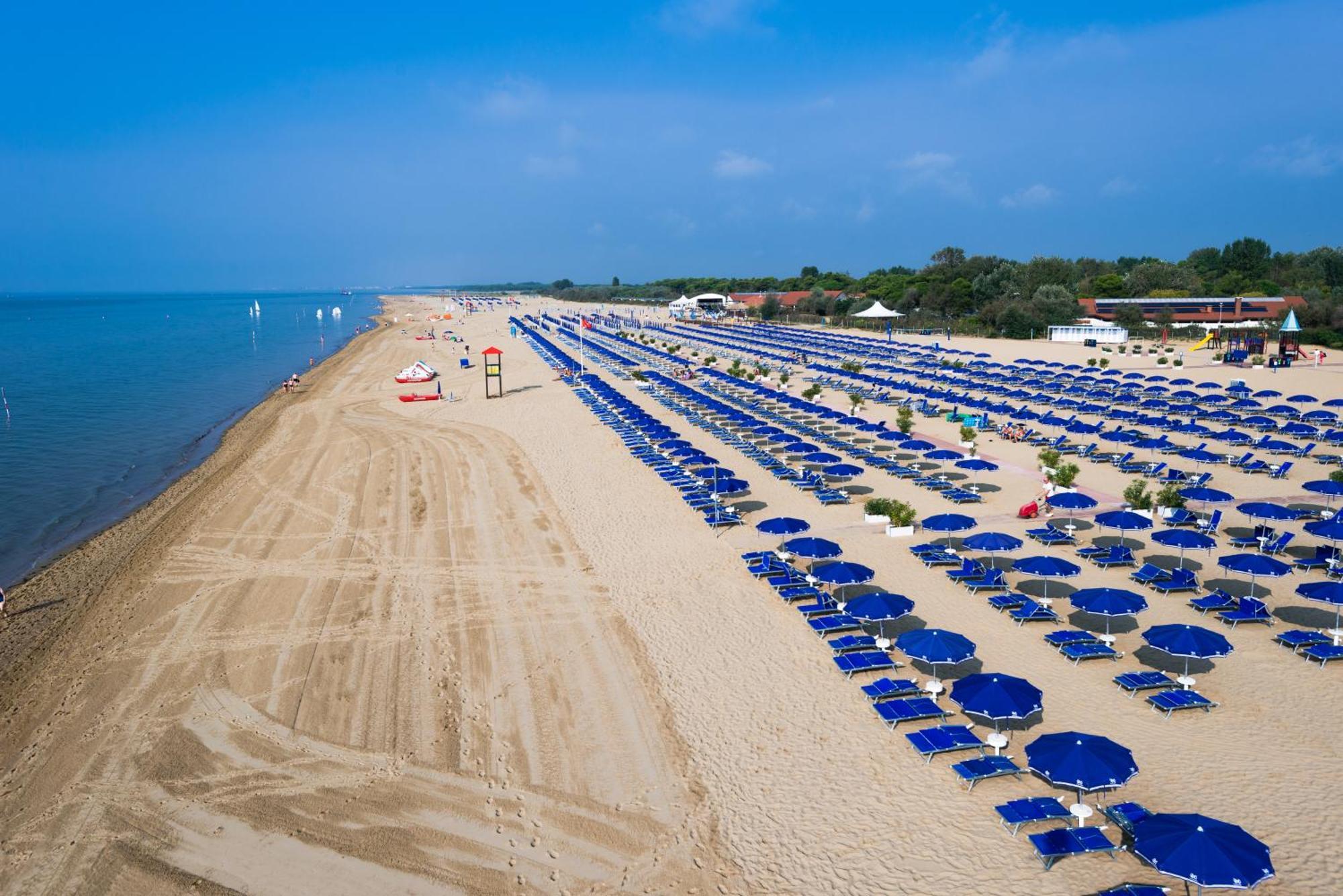 Residenza Al Parco Aparthotel Bibione Bagian luar foto