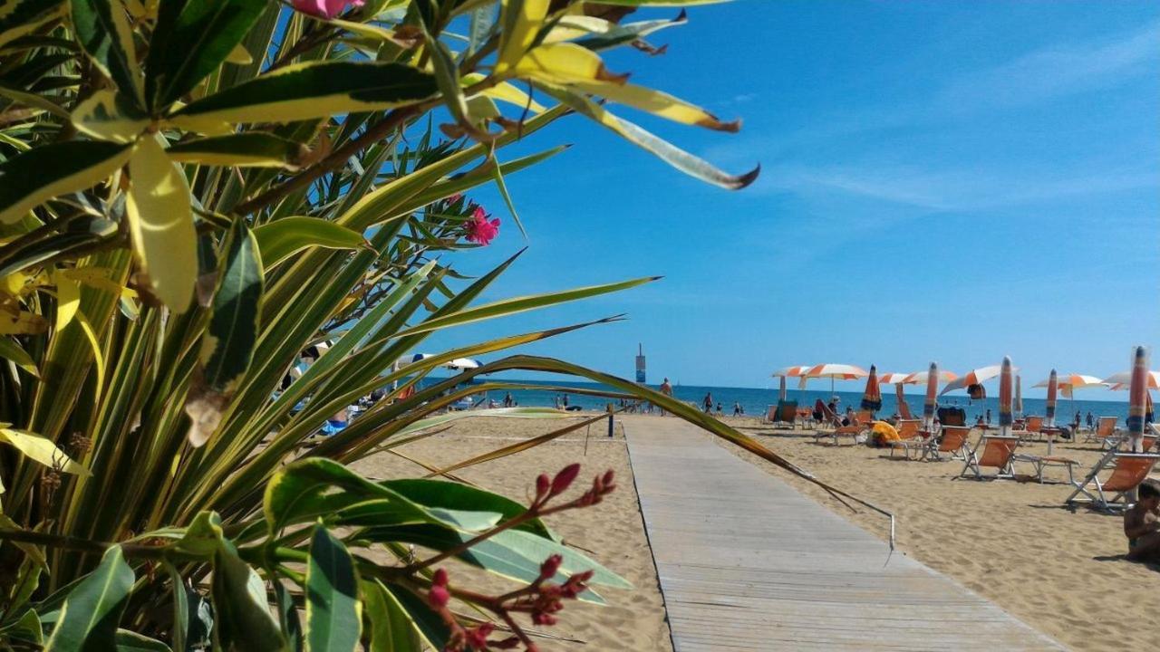 Residenza Al Parco Aparthotel Bibione Bagian luar foto